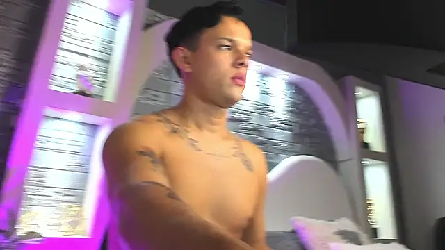 Valentino_moretti live sex cam