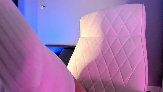 akura011 live sex cam