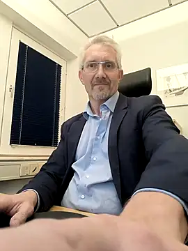 tom-swede live sex cam