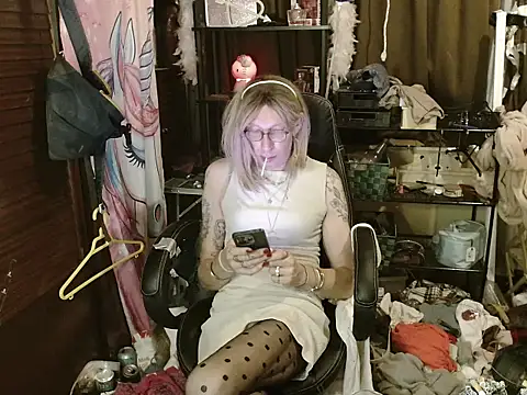 Ombeline1 live sex cam