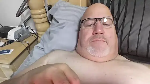 Bigbear0563 live sex cam