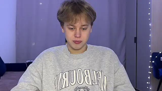 _bee_boy_ live sex cam