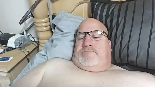 Bigbear0563 live sex cam