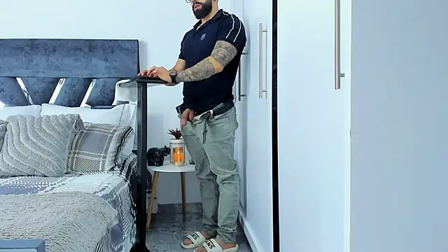 Zack_Froone live sex cam