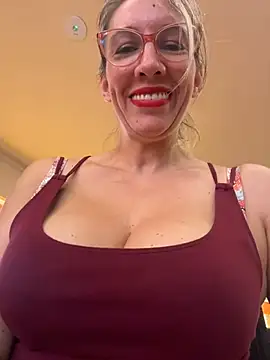 Gatitacarlita live sex cam