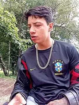 Novin4i20 live sex cam