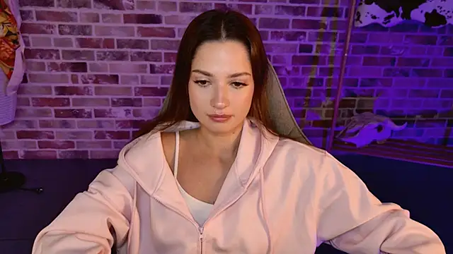 KiraVair live sex cam