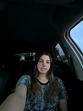 DoriDeluxe66 live sex cam