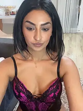 Mia_spicyy live sex cam