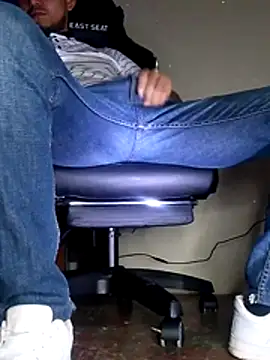 Bosssweet22cm live sex cam