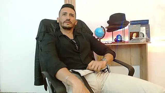 Reiko_85_ live sex cam