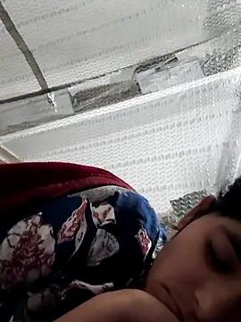 pihu_7018 live sex cam