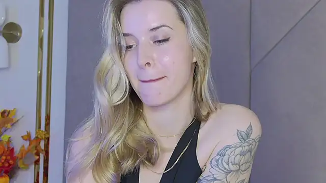 Touch_me live sex cam