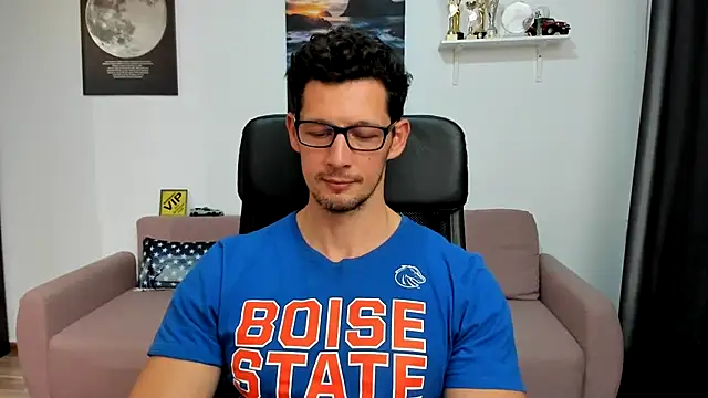 BrutusK08 live sex cam