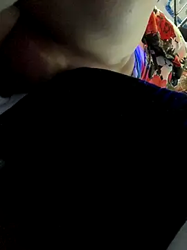 gurlnips live sex cam