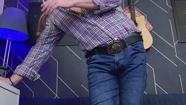 ChrisKox live sex cam