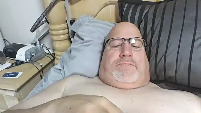 Bigbear0563 live sex cam