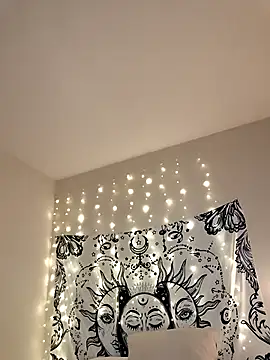 Nikiita_X live sex cam