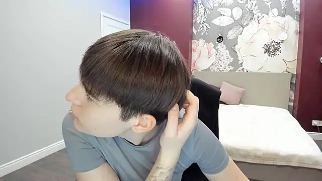 EmiliaYours live sex cam