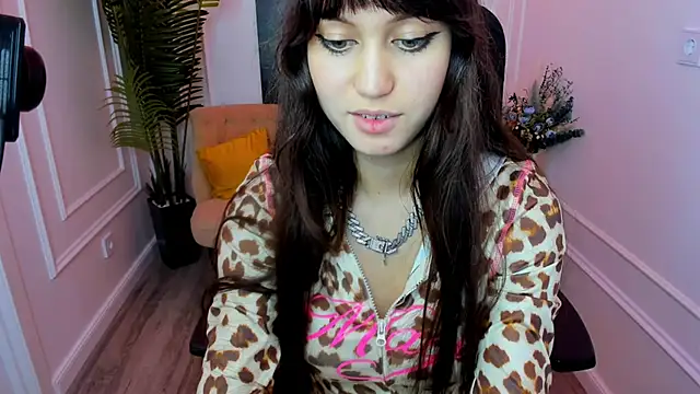 TiffanyYounge live sex cam