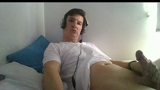 carliesexyman live sex cam