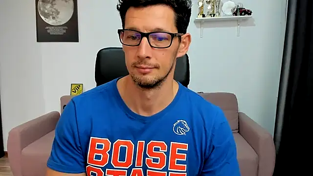 BrutusK08 live sex cam