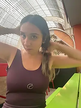 sarah_honey__ live sex cam