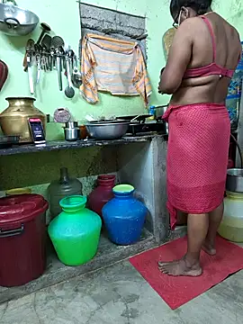 Tamilselviroja- live sex cam