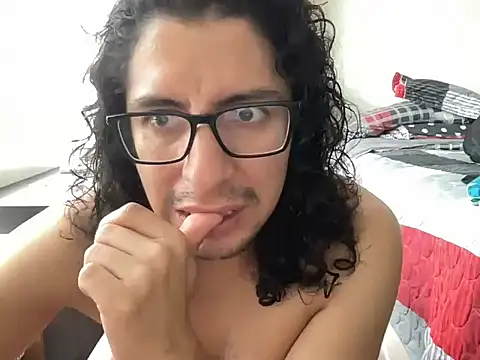 littlelatinhunter live sex cam