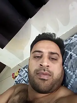 ITZ_GURU live sex cam