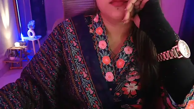 Mitikaa live sex cam