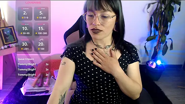 LunaBunny8 live sex cam