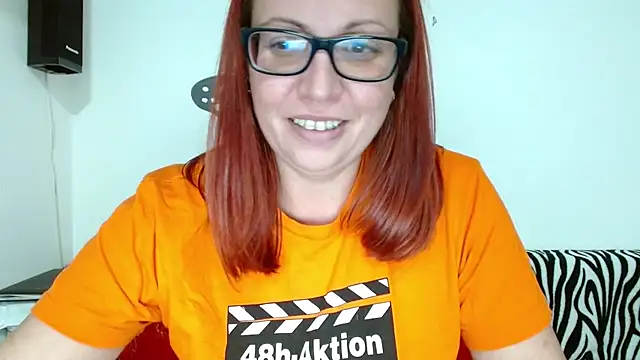 LadyHellene live sex cam