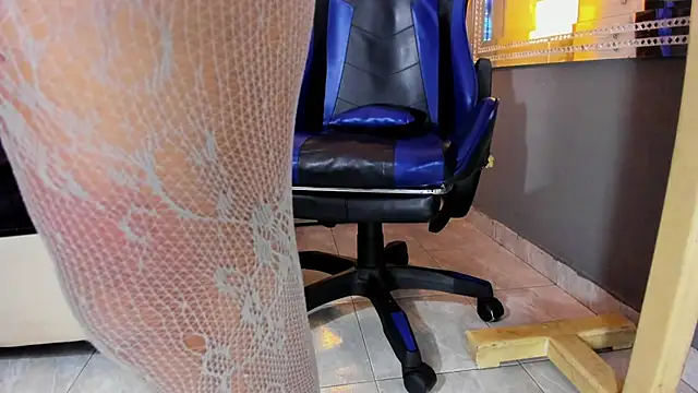 MiaMalkoba live sex cam