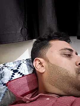 ITZ_GURU live sex cam