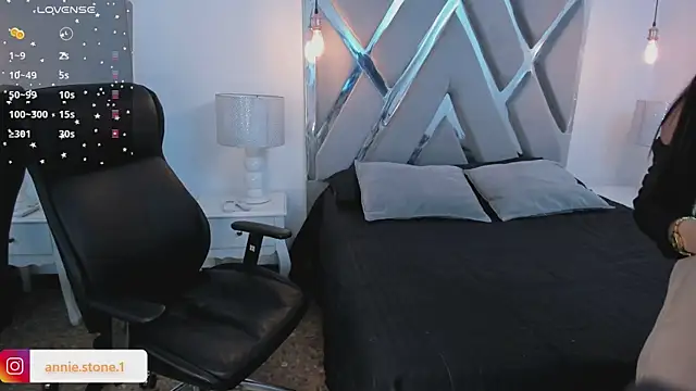 AnniEsstone live sex cam
