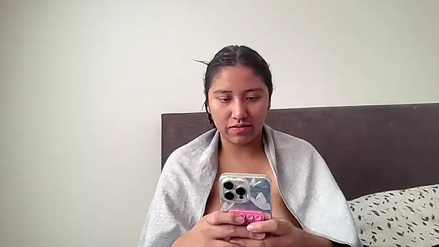 Kmiii21 live sex cam