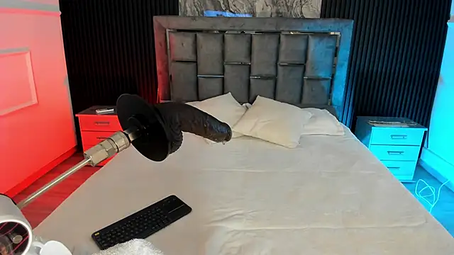 Littleannyy live sex cam