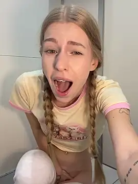 kira_mia live sex cam