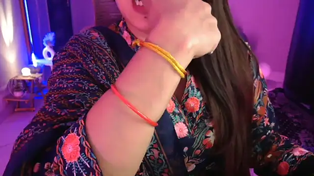 Mitikaa live sex cam