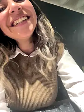 Isabella_Varella live sex cam