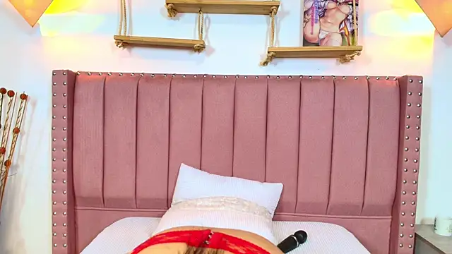 lucia_sweeet live sex cam