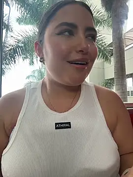 sukhakunis1 live sex cam