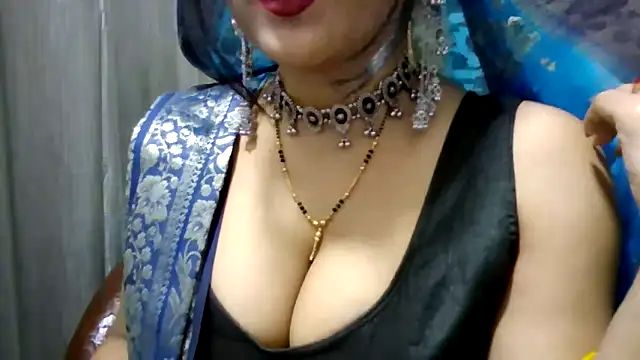 Queenhimanshi live sex cam