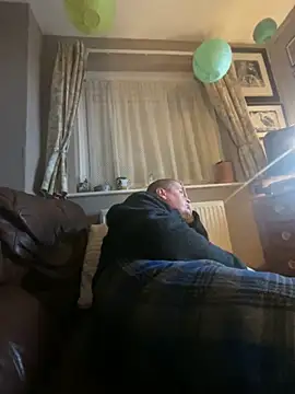 WriggleQuest live sex cam