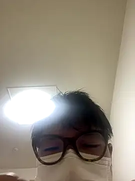 hiroto11058 live sex cam