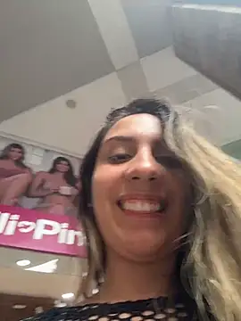 sarah_honey__ live sex cam