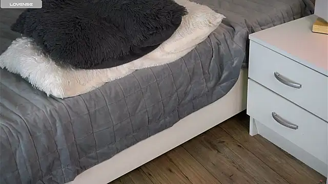 ElissaGlod live sex cam