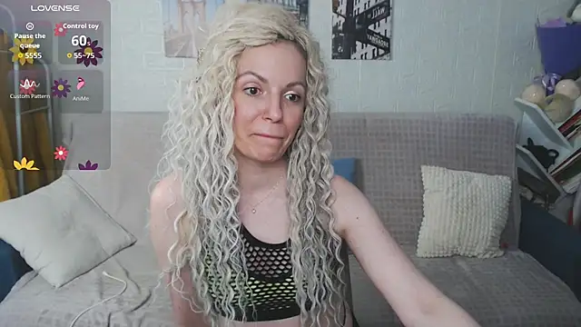 kiramarta live sex cam