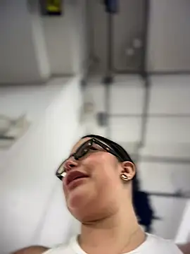 sukhakunis1 live sex cam